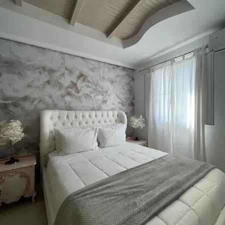 Almyra Apartment *