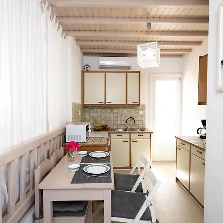 Almyra Apartment *